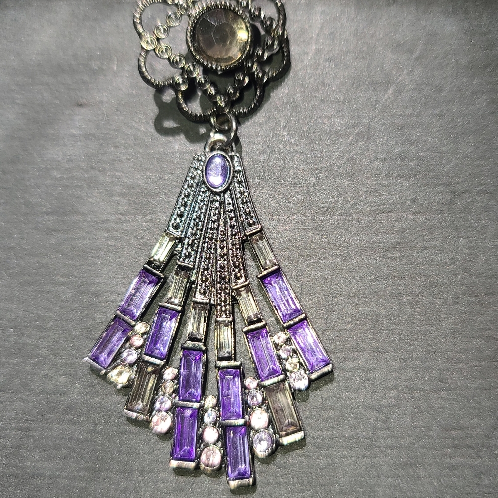 Beautiful Purple & Rhinstone Earrings - Picture 4 of 5
